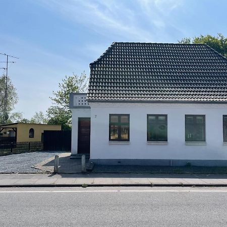 Hyggeligt Sommerhus I Jerup Buitenkant foto