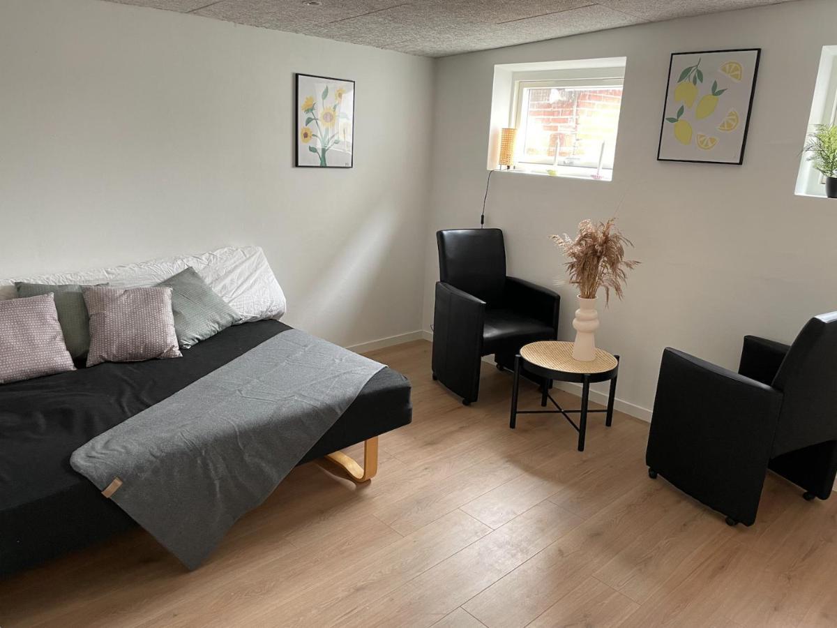 Hyggeligt Sommerhus I Jerup Buitenkant foto