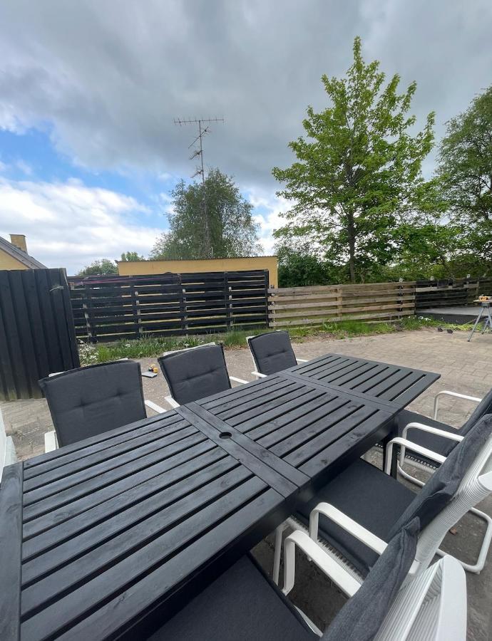 Hyggeligt Sommerhus I Jerup Buitenkant foto
